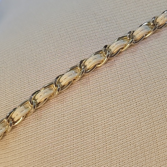 Anne Klein crossbody purse cream croc pattern outside stripes inside chain strap - Picture 5 of 15